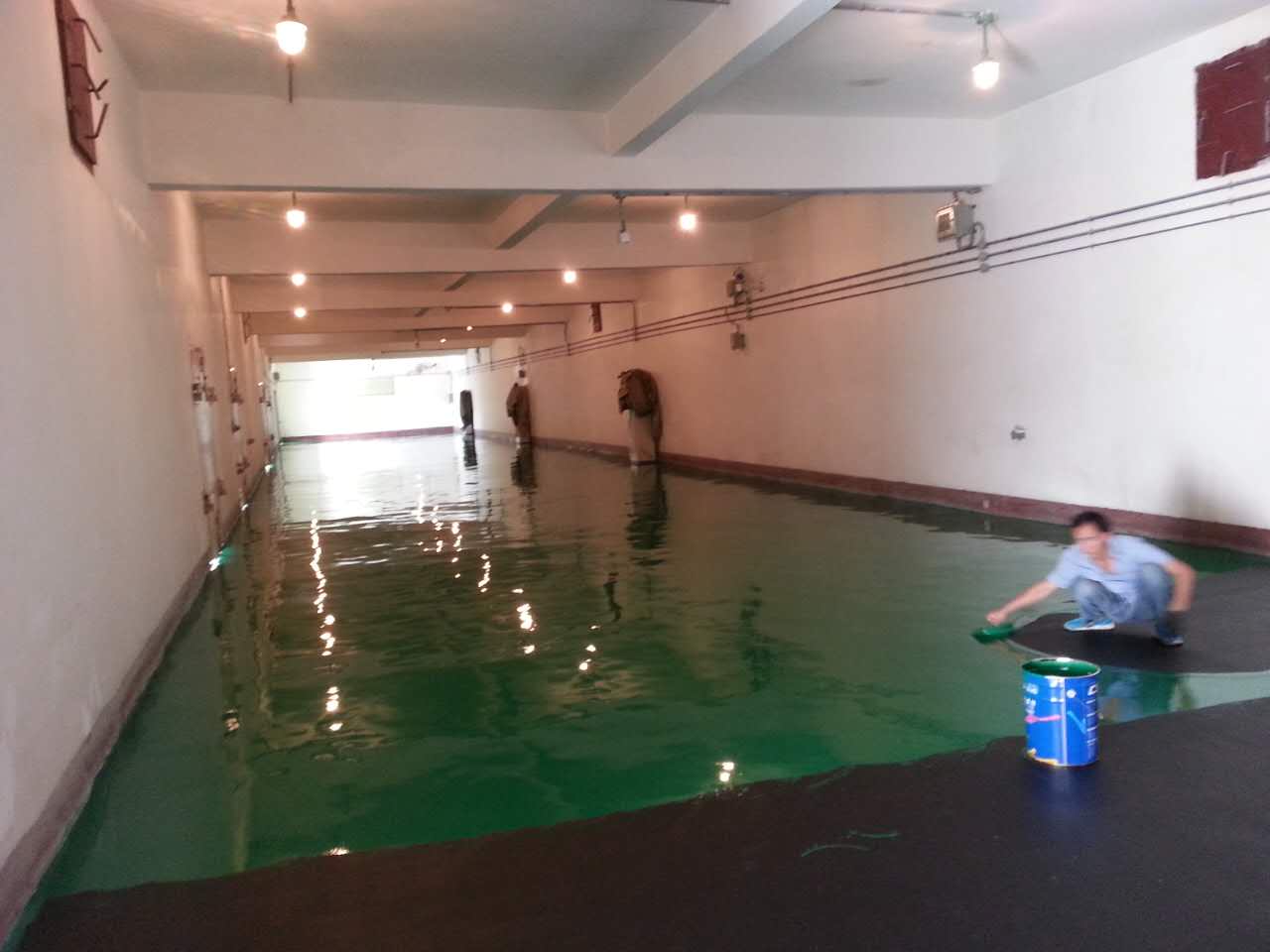 環(huán)氧地坪漆施工后不干怎么辦！廈門滄晟地坪漆廠家為您解析