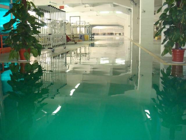 三明地下車庫地坪:哪些因素導致了環(huán)氧地坪漆的使用時間受損