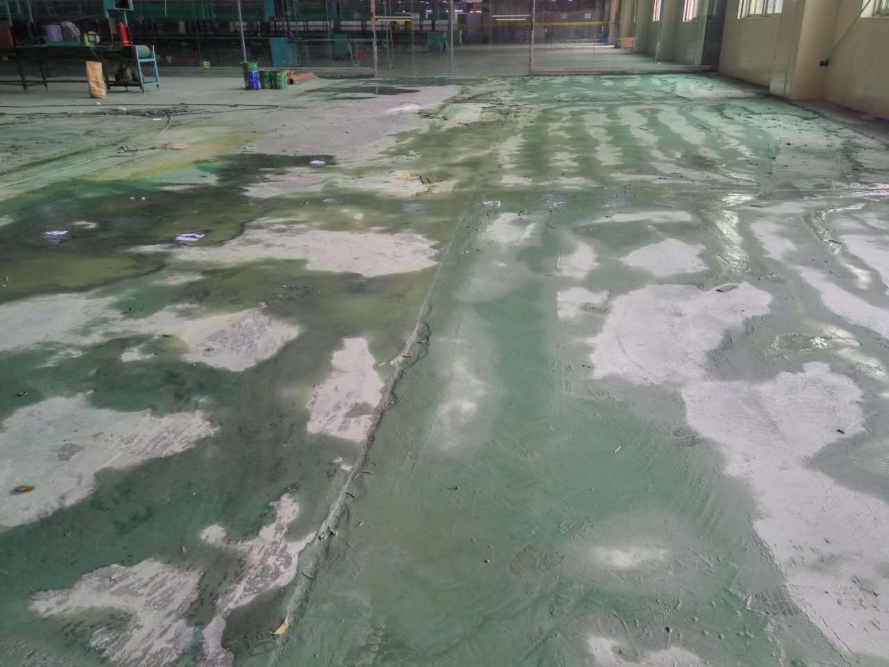 破損的環(huán)氧地坪 破損的環(huán)氧地坪