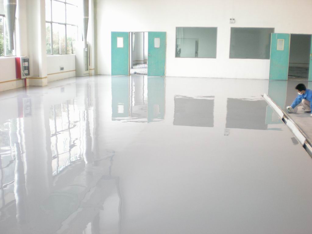 水泥自流平地坪優(yōu)勢(shì)、施工工藝及注意事項(xiàng)