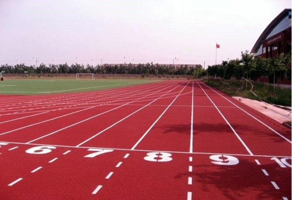 塑膠跑道主要分為哪幾類(lèi)功能特點(diǎn)是怎樣的？