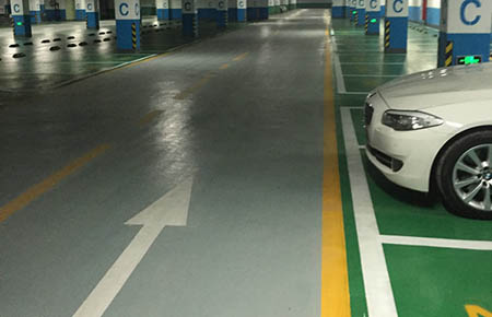 停車庫環(huán)氧地坪樹脂地坪漆使用中要注意什么？