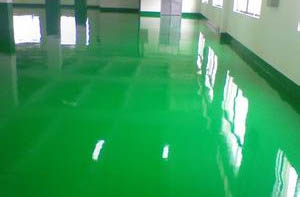 水性環(huán)氧地坪有哪些特點(diǎn)？如何正確使用水性漆？