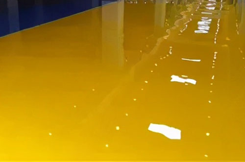 防水聚氨酯地坪出現(xiàn)地坪表面結(jié)皮、粗糙的原因